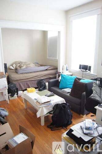Main picture of 221 Kelton St