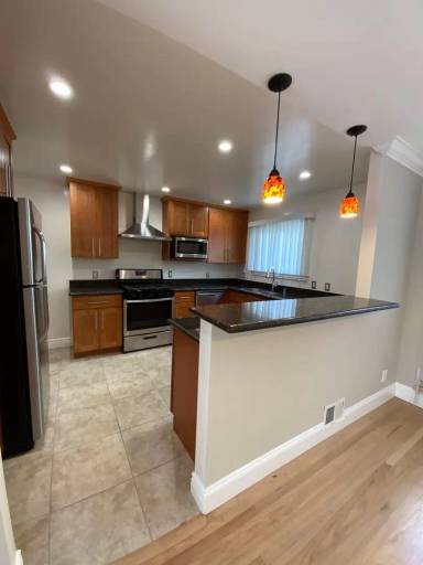 Main picture of 729 Roble Ave