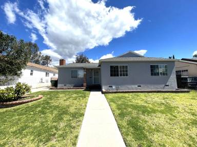 Main picture of 8218 Teesdale Ave