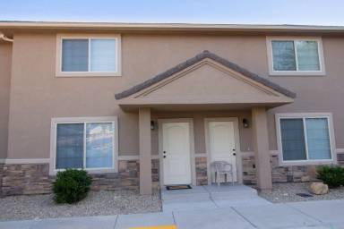 Main picture of 450 W 200 S