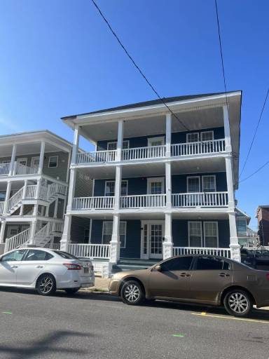 Main picture of 322 E Glenwood Ave
