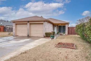 Main picture of 814 Forest Oaks Dr