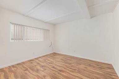 Main picture of 3874 Haines St