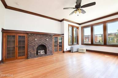 Main picture of 5335 W Montrose Ave