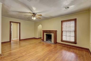 Main picture of 1933 NW 38th St