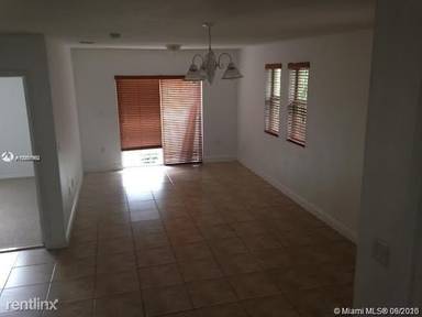 Main picture of 11053 NW 89th Ter