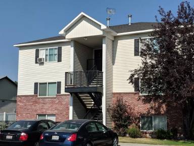 Main picture of 215 W Center St