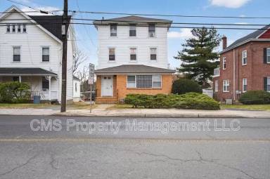 Main picture of 472 Broadway