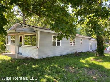 Main picture of 2933 E Bennett St