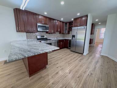 Main picture of 2036 Wallace St