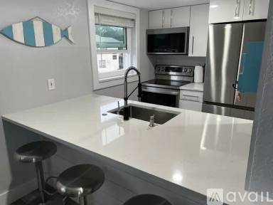 Main picture of 8200 Bayshore Dr