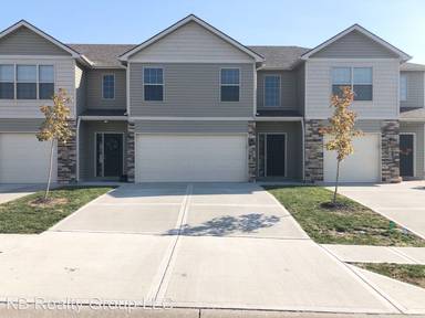 Main picture of 1405 NE Mary Ct