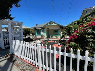 Main picture of 2842 Copley Ave