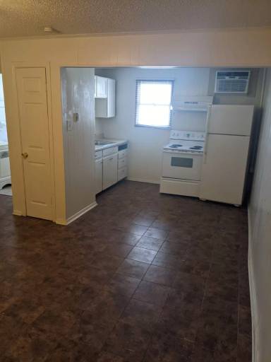 Main picture of 209 E Dean Avenue - 4