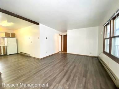 Main picture of 203 E Front St