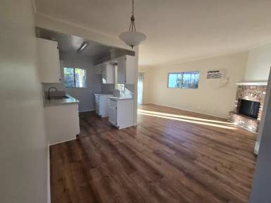 Main picture of 13529 Leadwell St