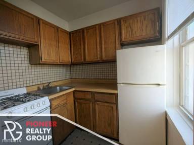 Main picture of 711 W Belmont Ave