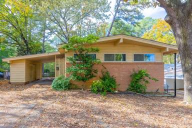 Main picture of 111 Broadmoor Dr