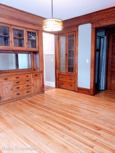 Main picture of 2125 Harriet Ave