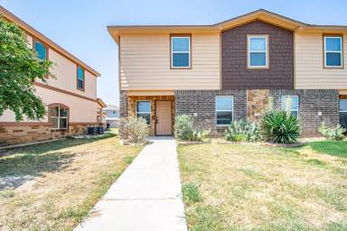 Main picture of 6705 University Village Way