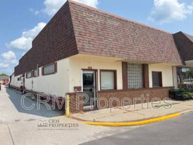 Main picture of 121 S Independence St