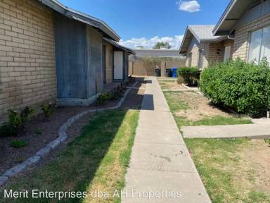 Main picture of 2034 W Lawrence Rd