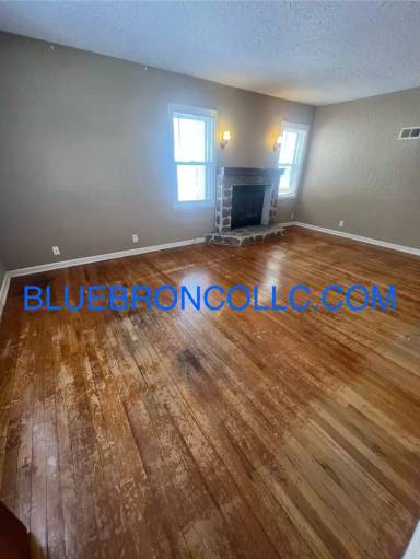 Main picture of 2317 S Maywood Ave