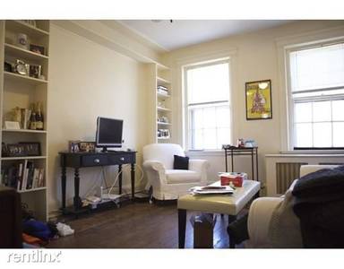 Main picture of 82 West Cedar St