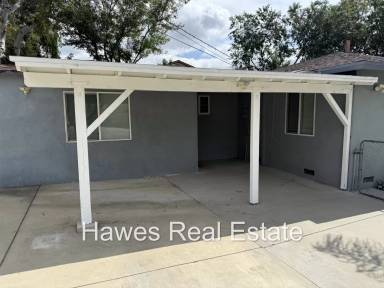 Main picture of 442 E Arrow Hwy