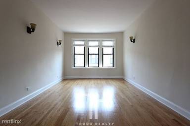 Main picture of 4034 N Ashland Ave