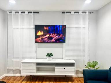 Main picture of 4025 Walker St