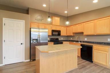 Main picture of 5518 Hayes Ln