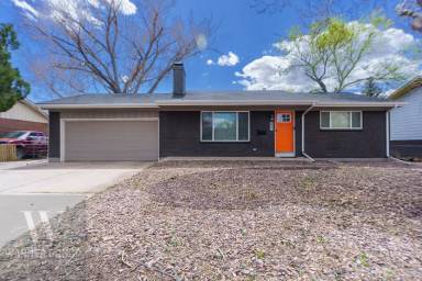 Main picture of 89 Watson Blvd