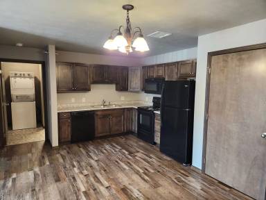 Main picture of 1801 S Bahnson Ave