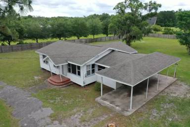 Main picture of 2604 New Berlin Rd