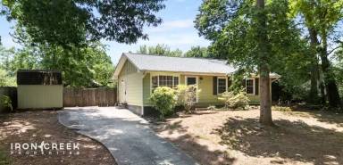 Main picture of 16 King Arthur Pl
