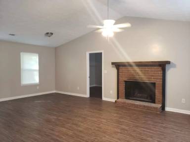 Main picture of 3047 Lake Monroe Rd