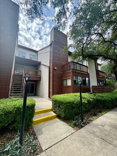 Main picture of Steeplechase Condominiums