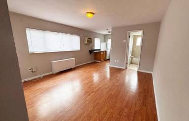 Main picture of 555 Lowell Ave
