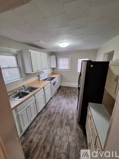 Main picture of 5771 Seneca Trl S