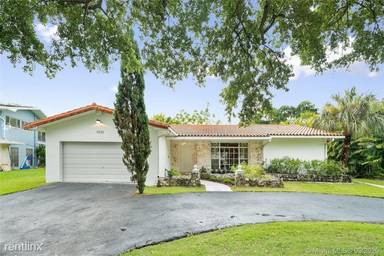 Main picture of 9720 Palmetto Club Ln W