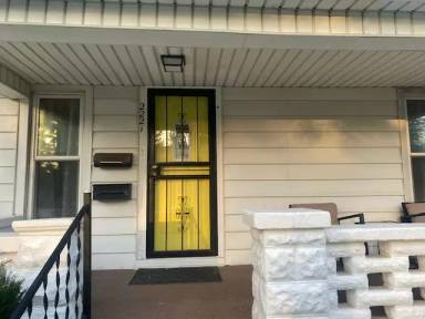 Main picture of 2221 N 20th St