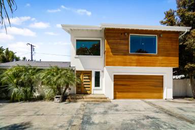 Main picture of 1729 Irvine Ave