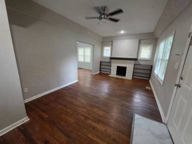 Main picture of 4237 E 62nd St