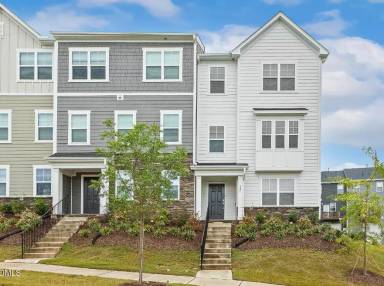 Main picture of 521 Brushford Ln