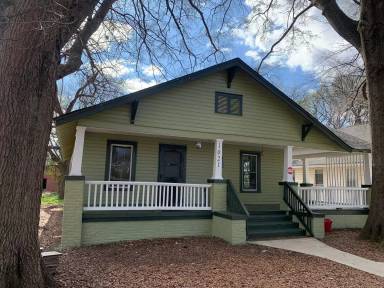 Main picture of 1021 Ambassador St