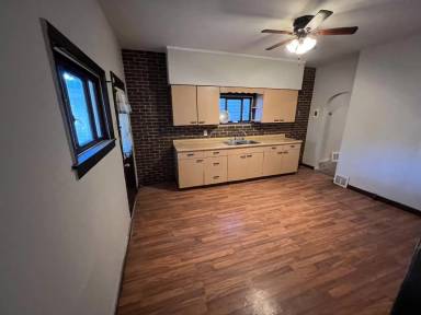 Main picture of 1230 Soles St