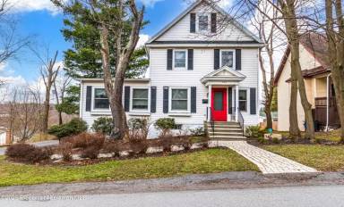 Main picture of 303 Main Ave