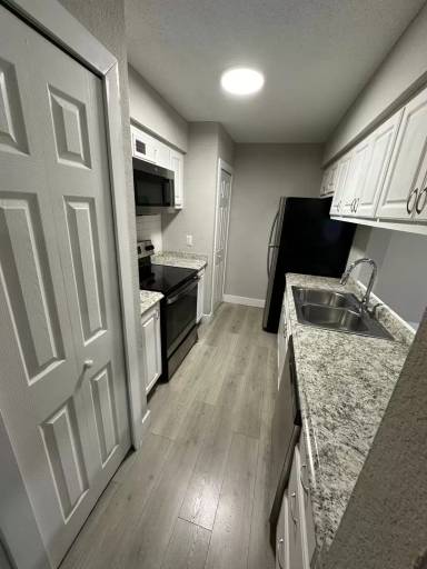 Main picture of Pinebrook Apartments