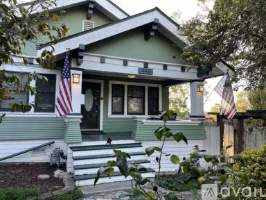 Main picture of 443 Grant St